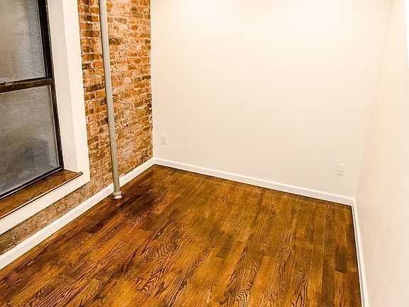 5th image of 175 Thompson St #56