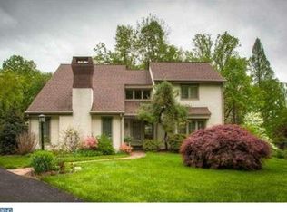 8 Woodsworth Ct, Wayne, PA 19087