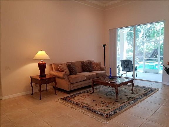 4th image of 30 Castle Hill Way