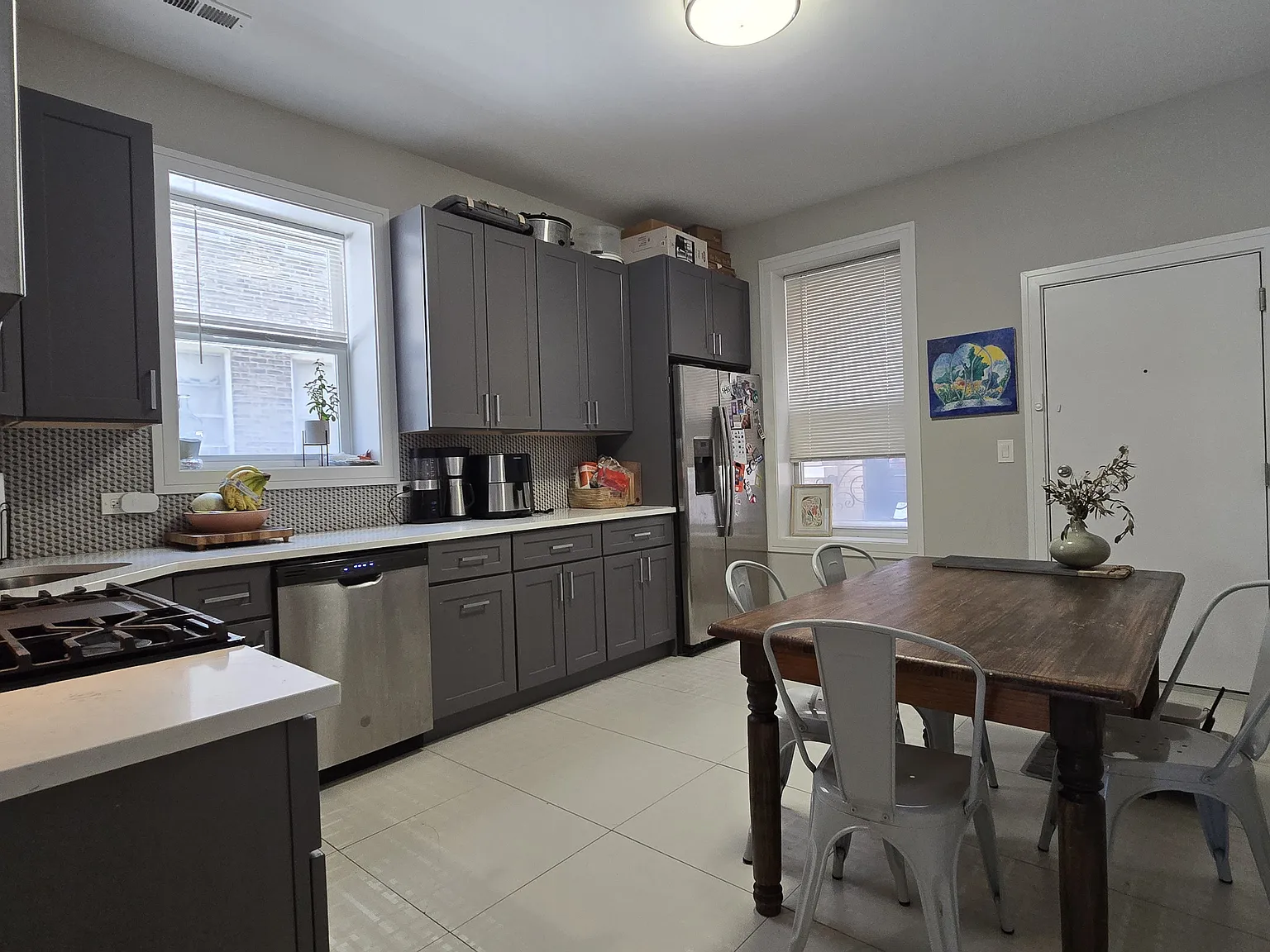 3 bed, 1300 sqft, $2,995 — Photo 2