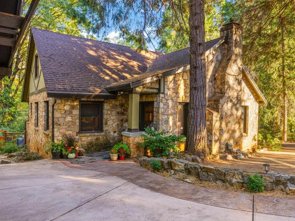 3013 Caldwell Dr, Camino, CA 95709