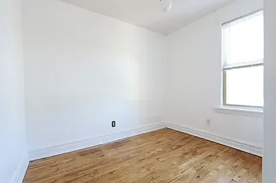 1116 W Polk St #3 — Photo 10