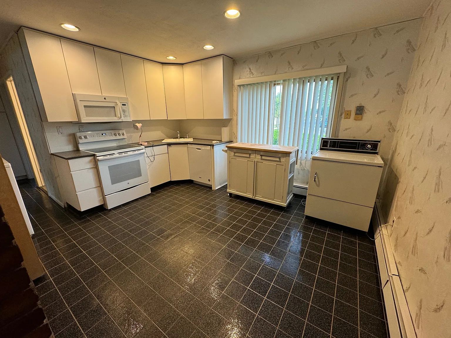 5 bed, $5,000 — Photo 4