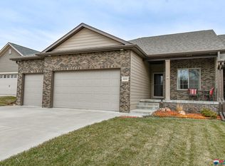 8640 Rutherford Dr, Lincoln, NE 68526