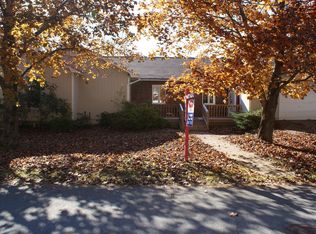 11 Frost Ln, Orono, ME 04473