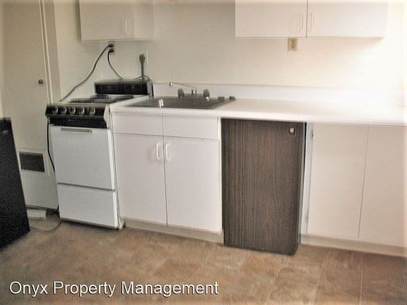 3rd image of 644 Nautilus St #A