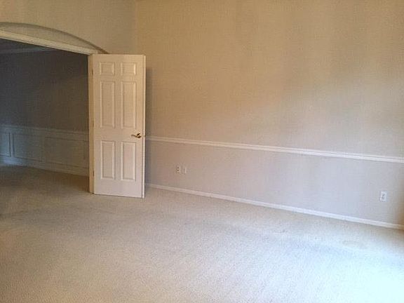 4th image of 2322 179th Ct NE