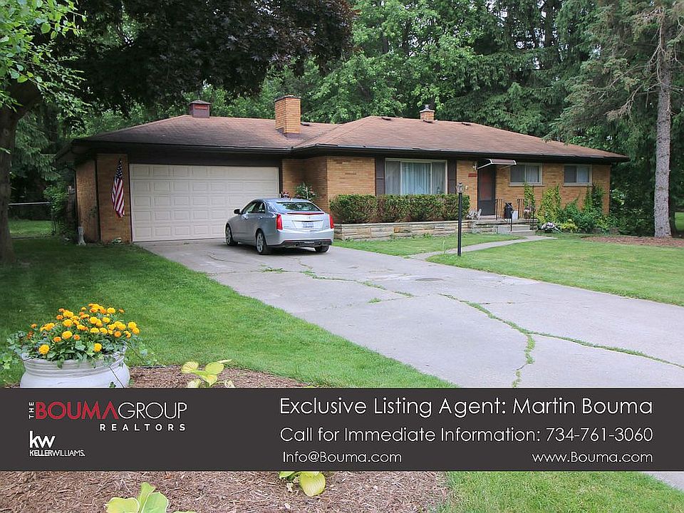 1st image of 2466 Carlton Dr