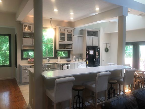 5th image of 1909 S Eva Hill Dr
