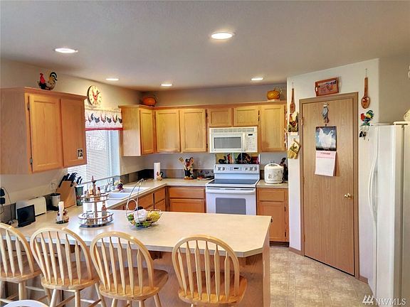 4th image of 18921 91st Avenue Ct E