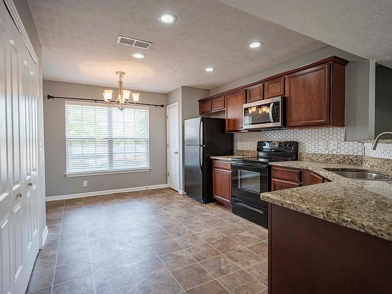 2127 Victory Gallop Ln — Photo 7