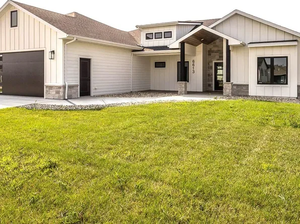 6613 E Corsair Dr, Sioux Falls, SD 57110