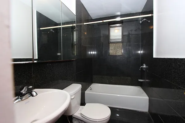 Rented by Dynamik Realty | media 10