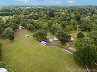 1215 Bentley St, Hugo, OK 74743