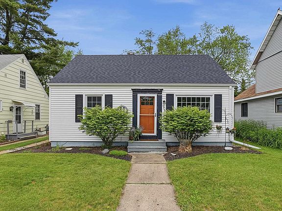 2nd image of 908 S PEACH AVENUE