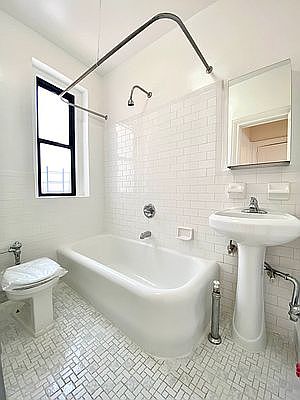 5th image of 147 W 230th St #6