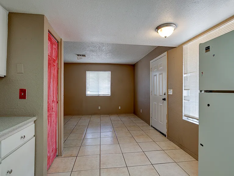 9631 N 12th Ave #201 — Photo 5
