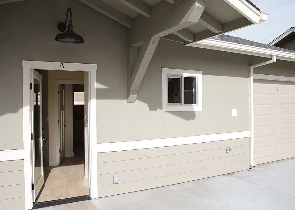 Front door and 200+ sq ftsingle car garage