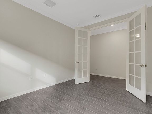 5th image of 261 Calmar Way