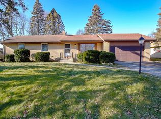 6429 N Pine Shore Dr, Glendale, WI 53209
