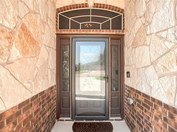 3rd image of 2030 Cork Oak Dr
