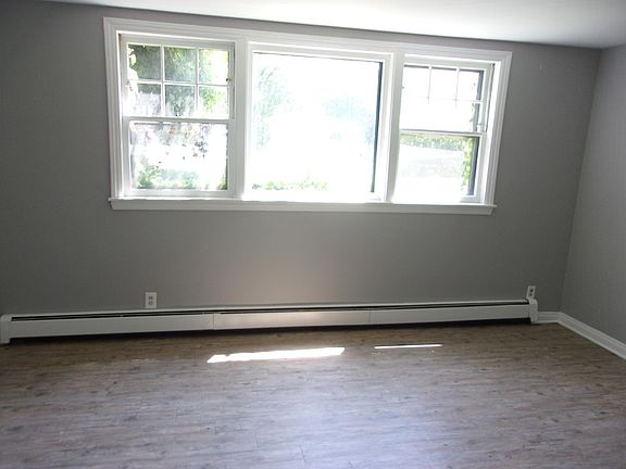 2nd image of 296 Highland Pkwy APT 1