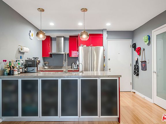 2nd image of 750 N Kings Rd APT 225