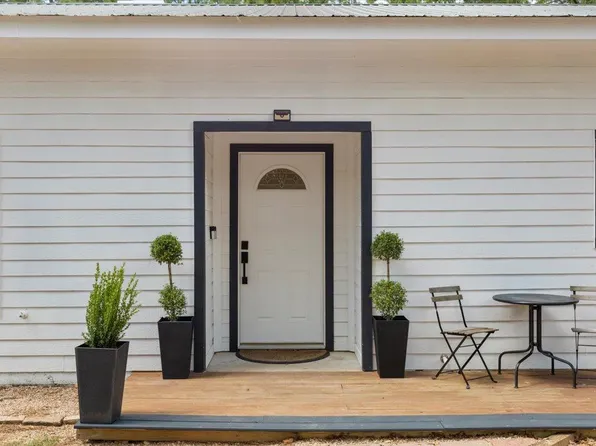 120 Lake Point Way, Bastrop, TX 78602