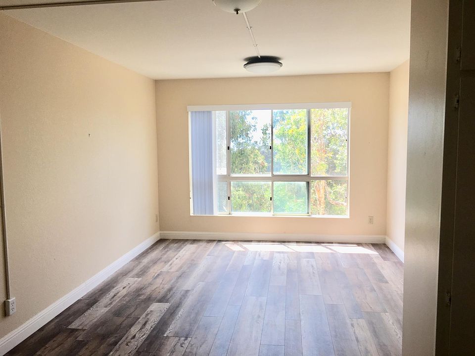 1st image of 2825 3rd Ave Unit 302