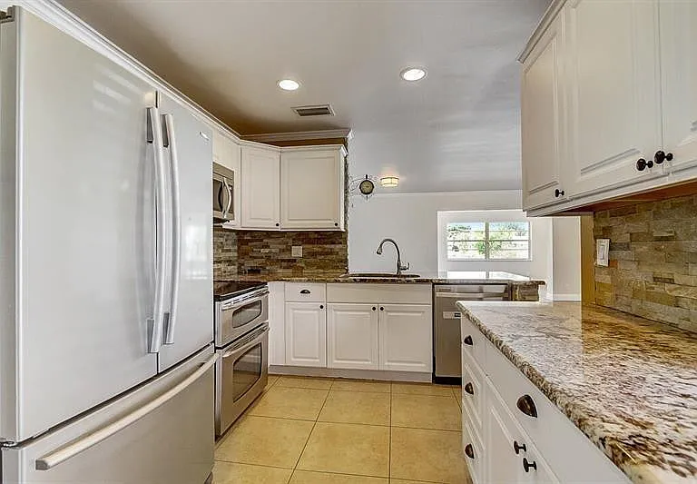9387 Richmond Cir — Photo 4