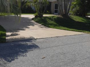 2504 SE 24th Ct, Cape Coral, FL 33904