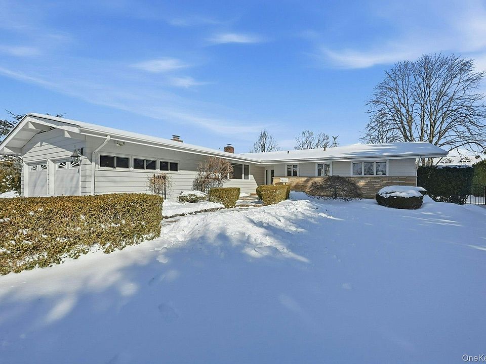 1st image of 205 Oak Neck Lane