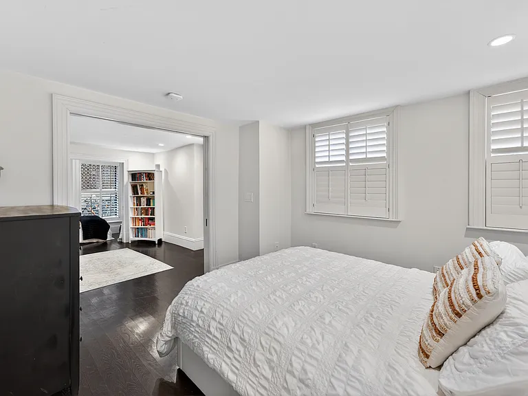 12 Hereford St #2 — Photo 17