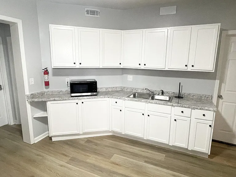 Kitchen Sink & Cabinets