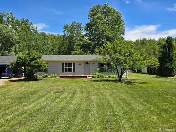 4877 Hess Rd, Vassar, MI 48768