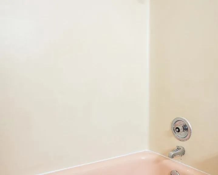 Waytcliff Apartments — Photo 10