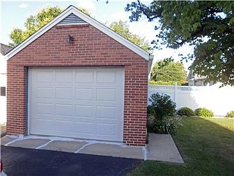 Detached Garage with opener