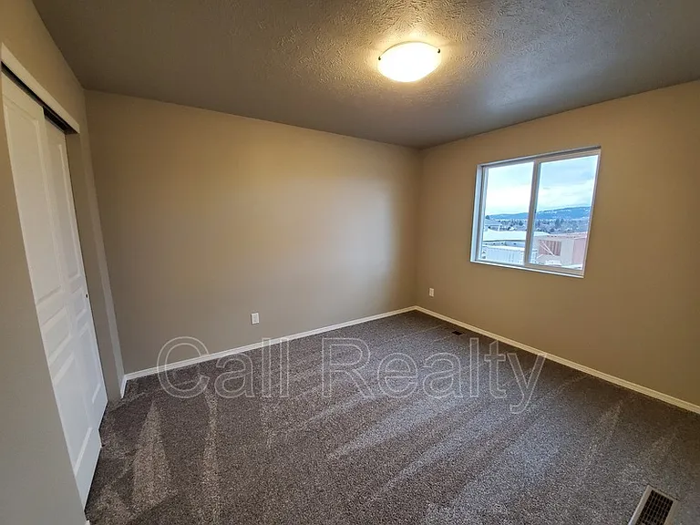 18208 E Selkirk Estates Rd — Photo 10