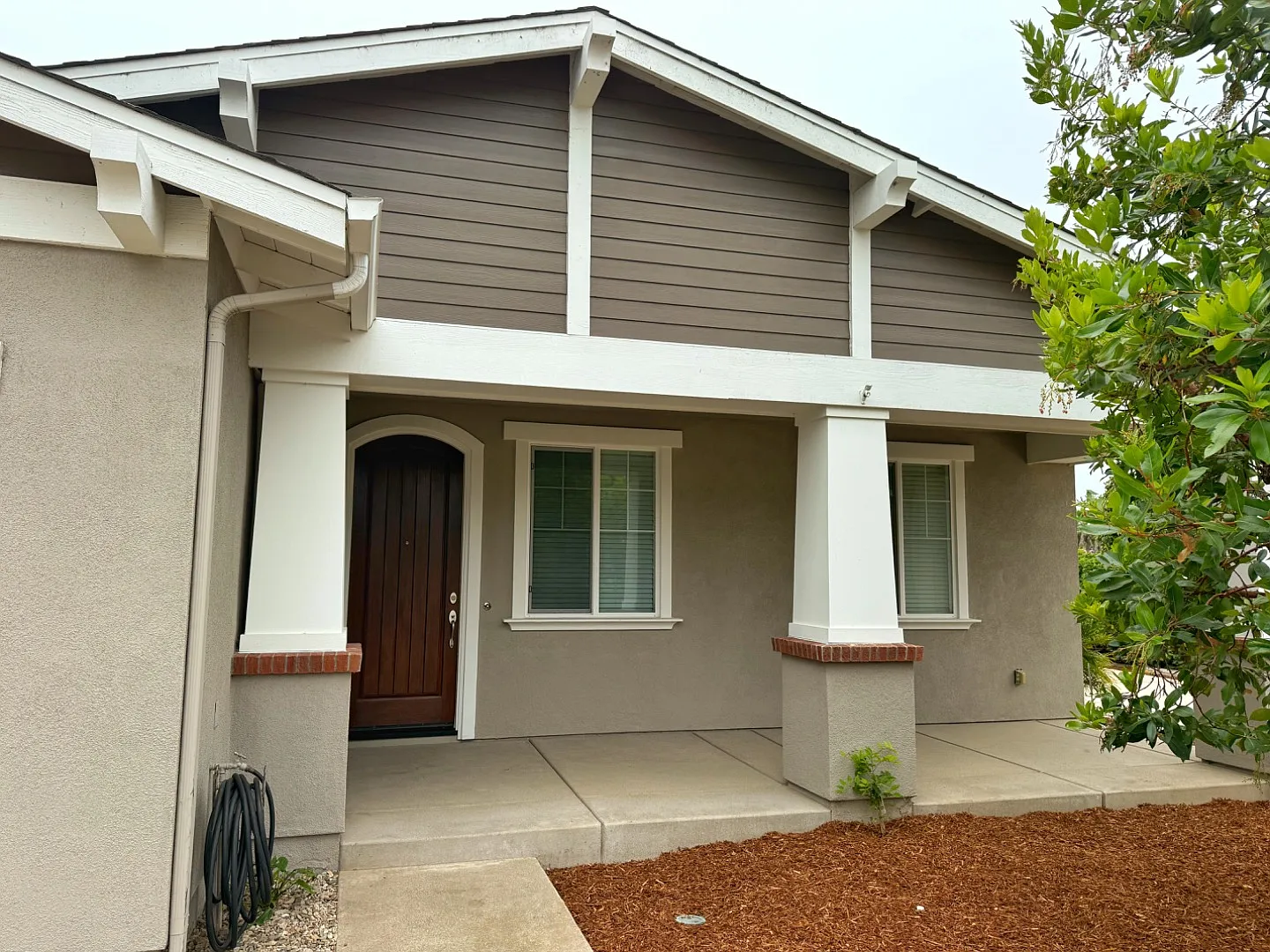 1099 Buena Vista Way — Photo 3