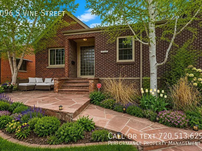 1096 S Vine St — Photo 4