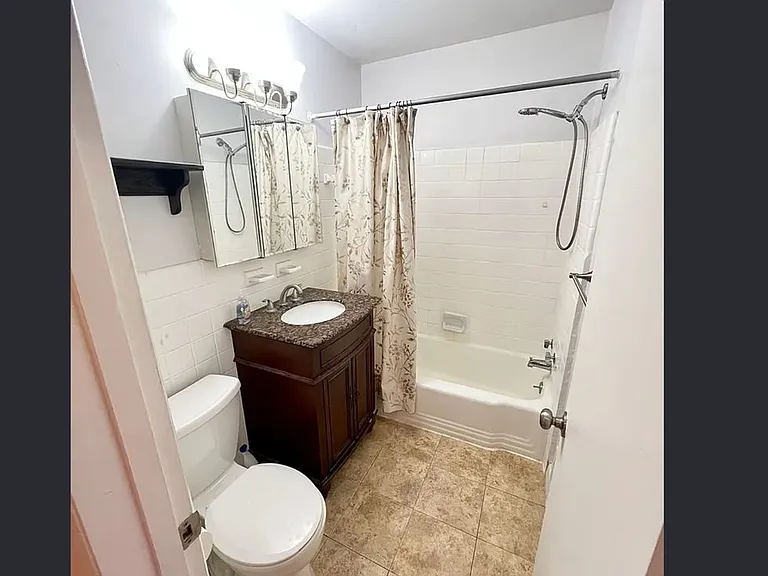 10527 Montrose Ave #104 — Photo 11