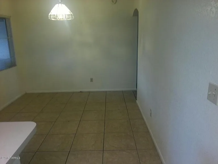 1177 N Sonoita Ave — Photo 2