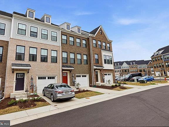 3rd image of 11802 Summer Woods Pl