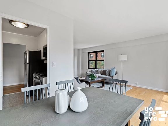 4th image of 240 E 76th St APT 6E
