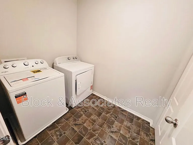 8208 Stone Cellar Dr — Photo 5
