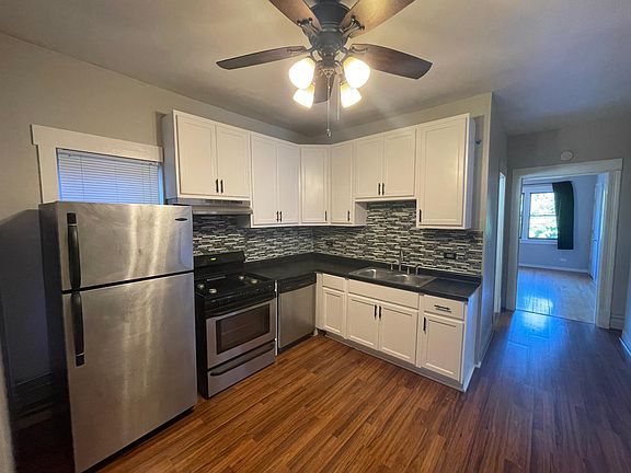 2nd image of 3246 N Ravenswood Ave #2