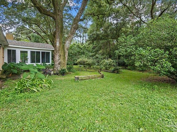 4th image of 1825 Sandra Dr
