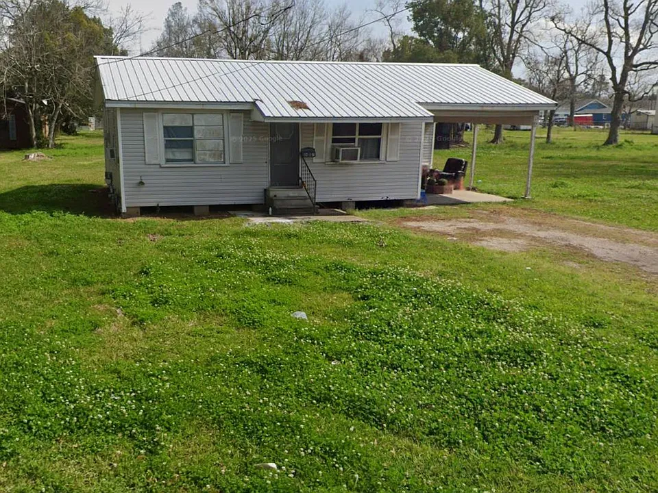 1417 Ridgefield Ave