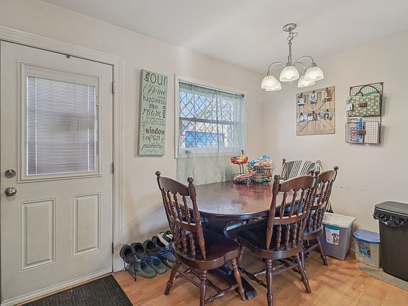 3rd image of 1328 Teakwood Ln