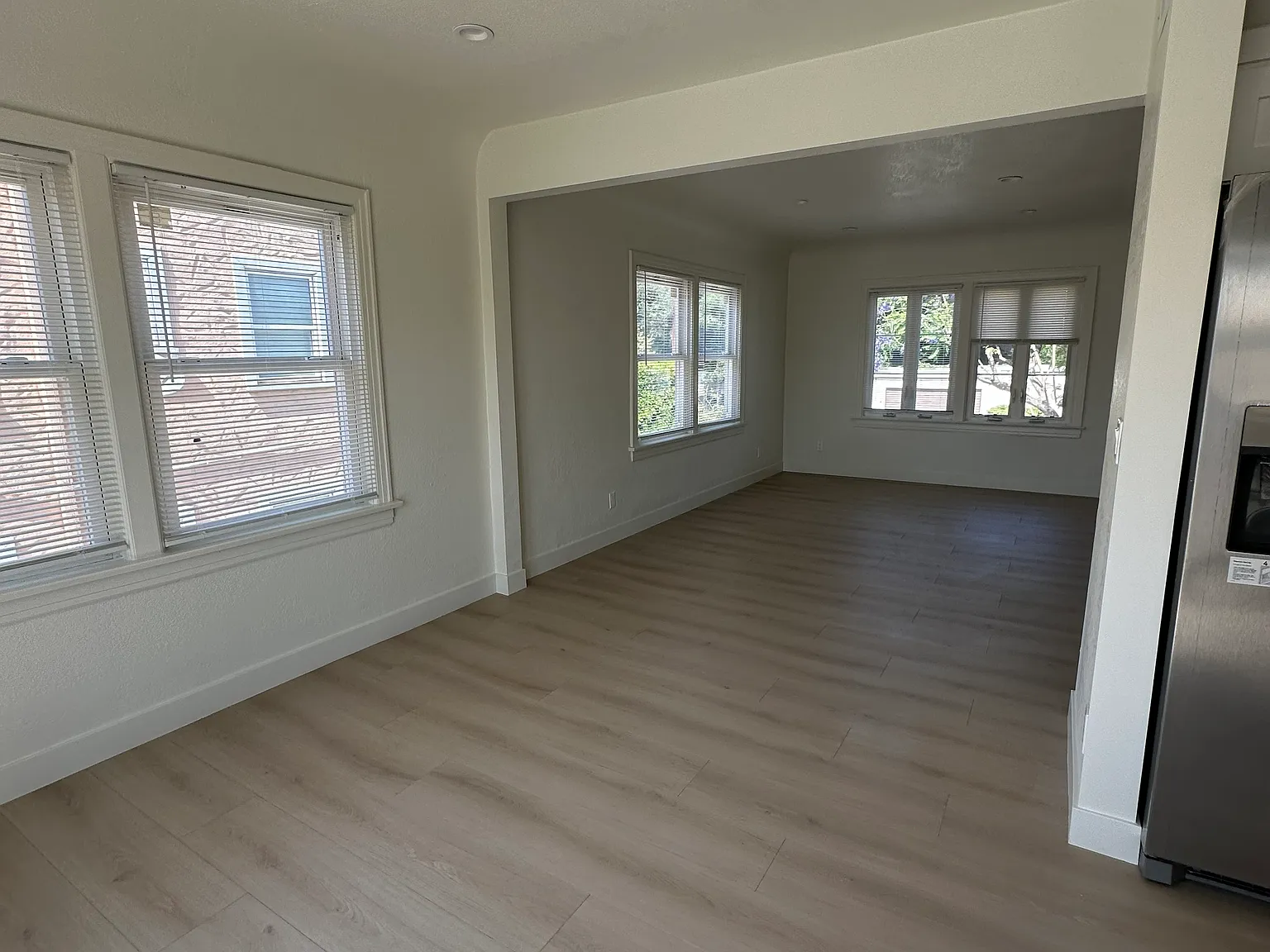 2 bed, 997 sqft, $3,400 — Photo 3